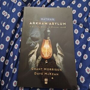 Batman: Arkham Asylum Graphic Novel - Black Cover
